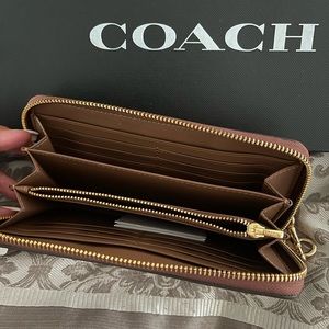 🤎🤎Coach ~ Wallet 🤎🤎